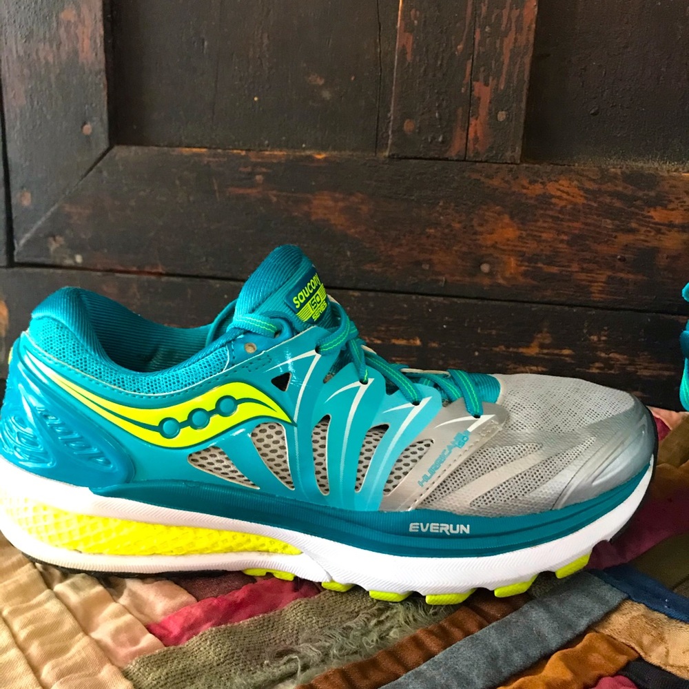 Women’s Saucony Hurricane Everun sneakers